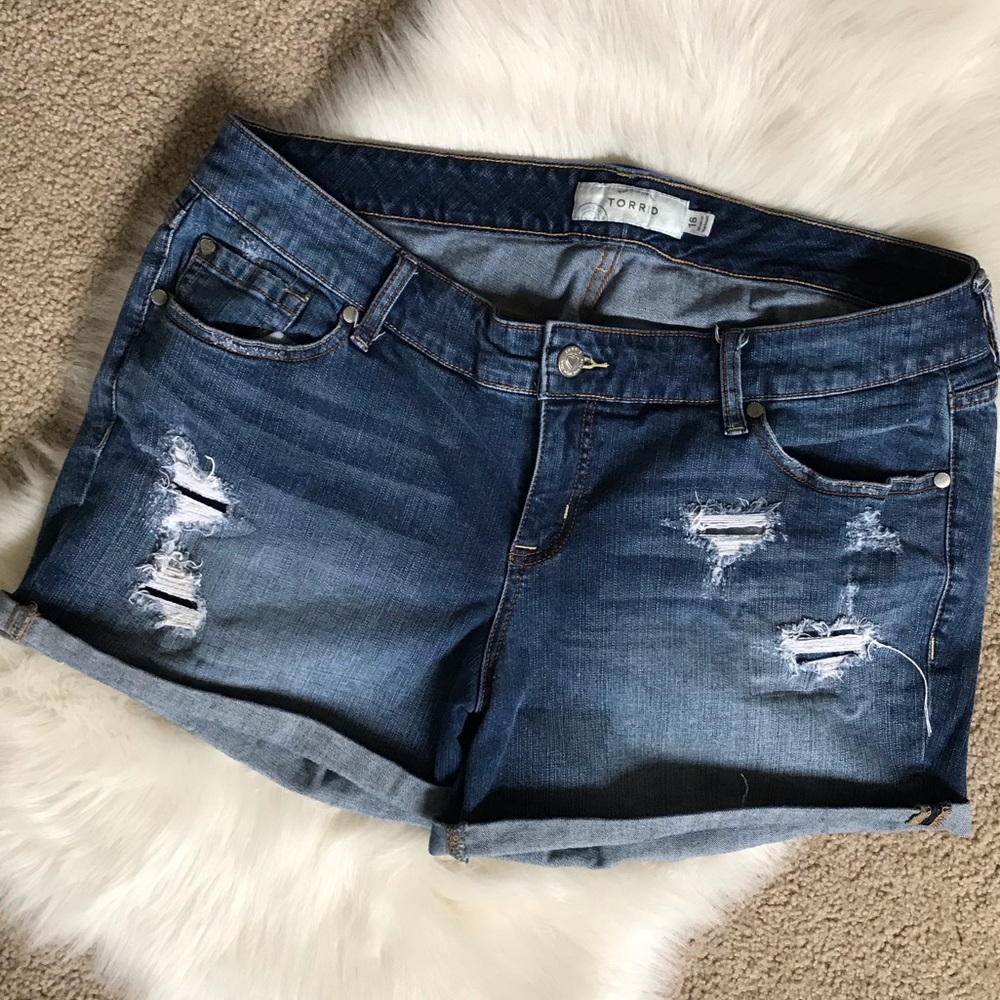 Torrid Denim Shorts || Size 16